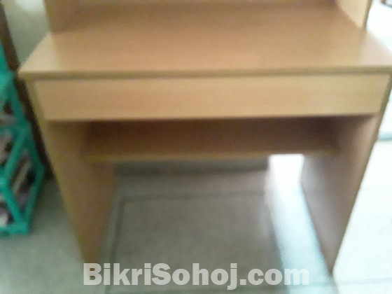 Otobi Reading Table